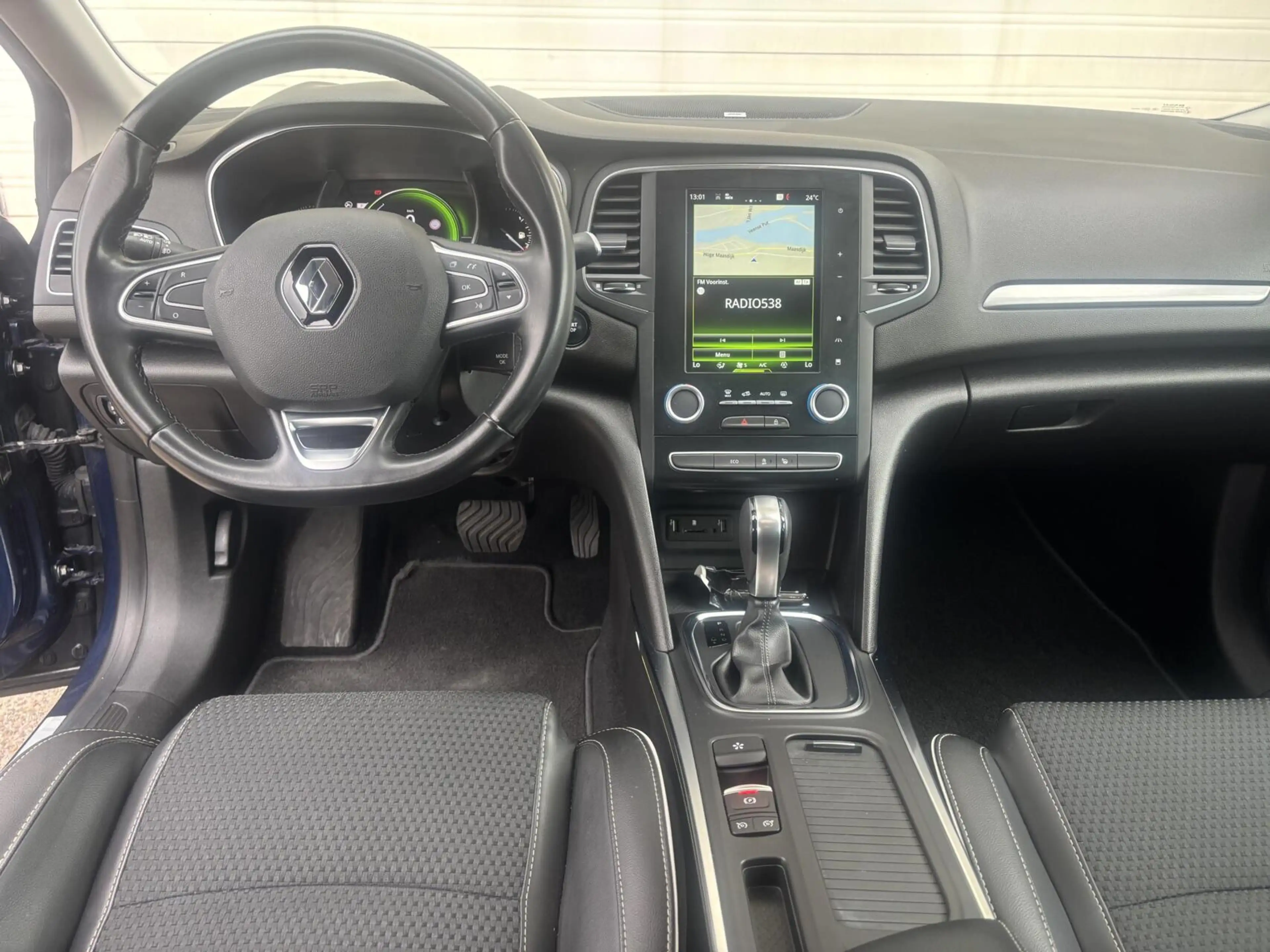 Renault Megane Estate 1.2 TCe Bose/CAMERA/PARKS/NAVI/APK/NAP — photo 17