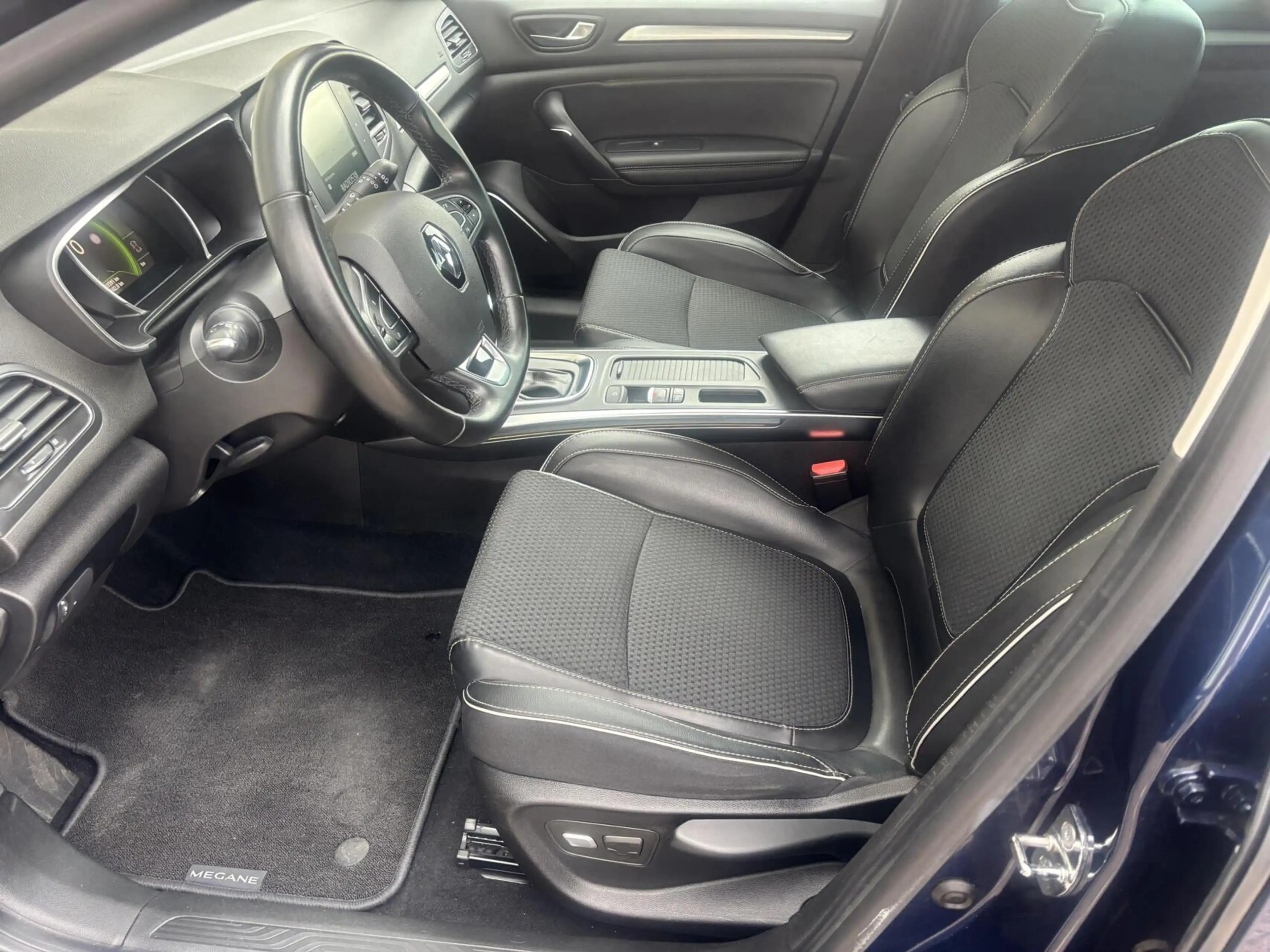 Renault Megane Estate 1.2 TCe Bose/CAMERA/PARKS/NAVI/APK/NAP — photo 12