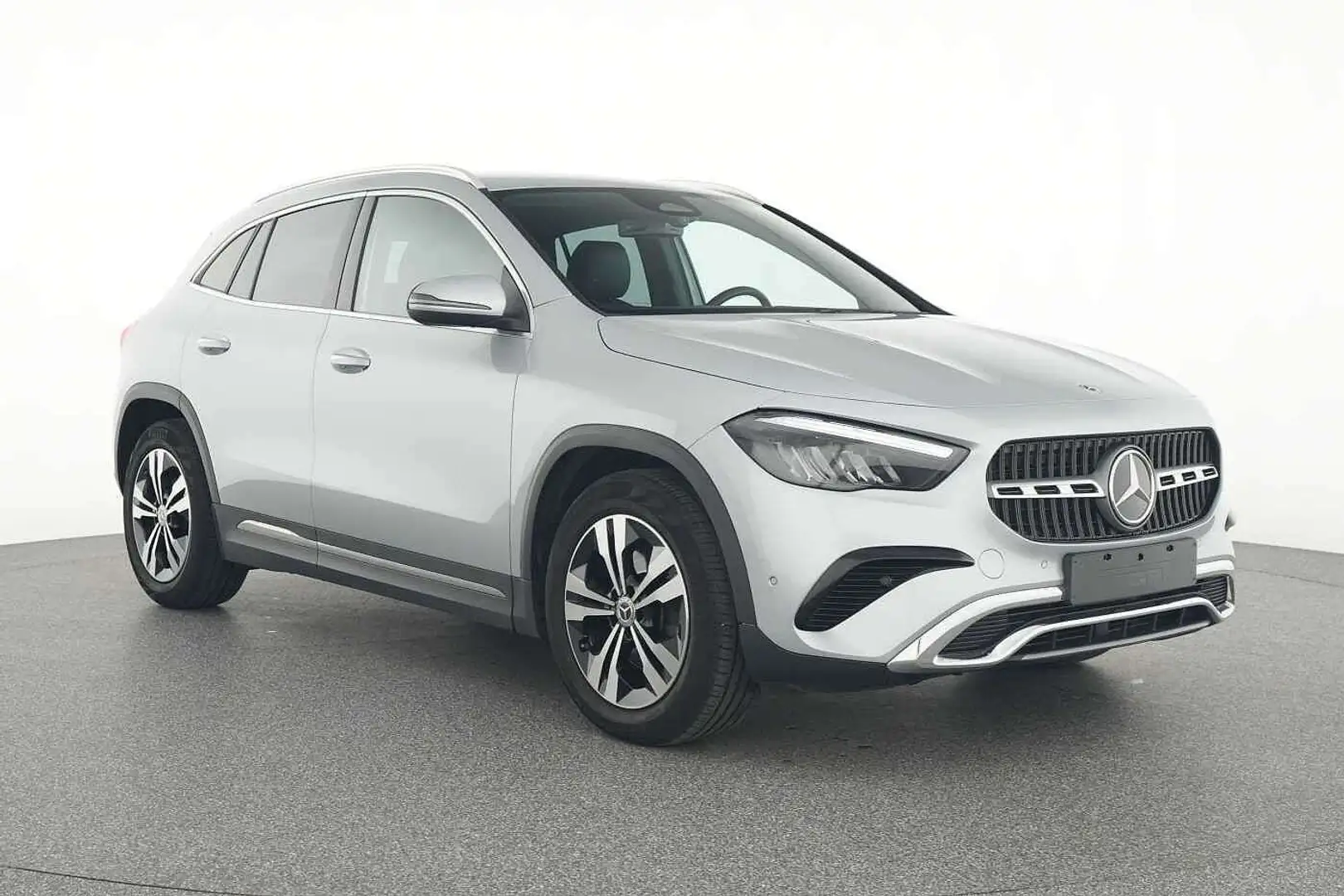 Mercedes-Benz GLA 180 d Off-Roader Argent - 2