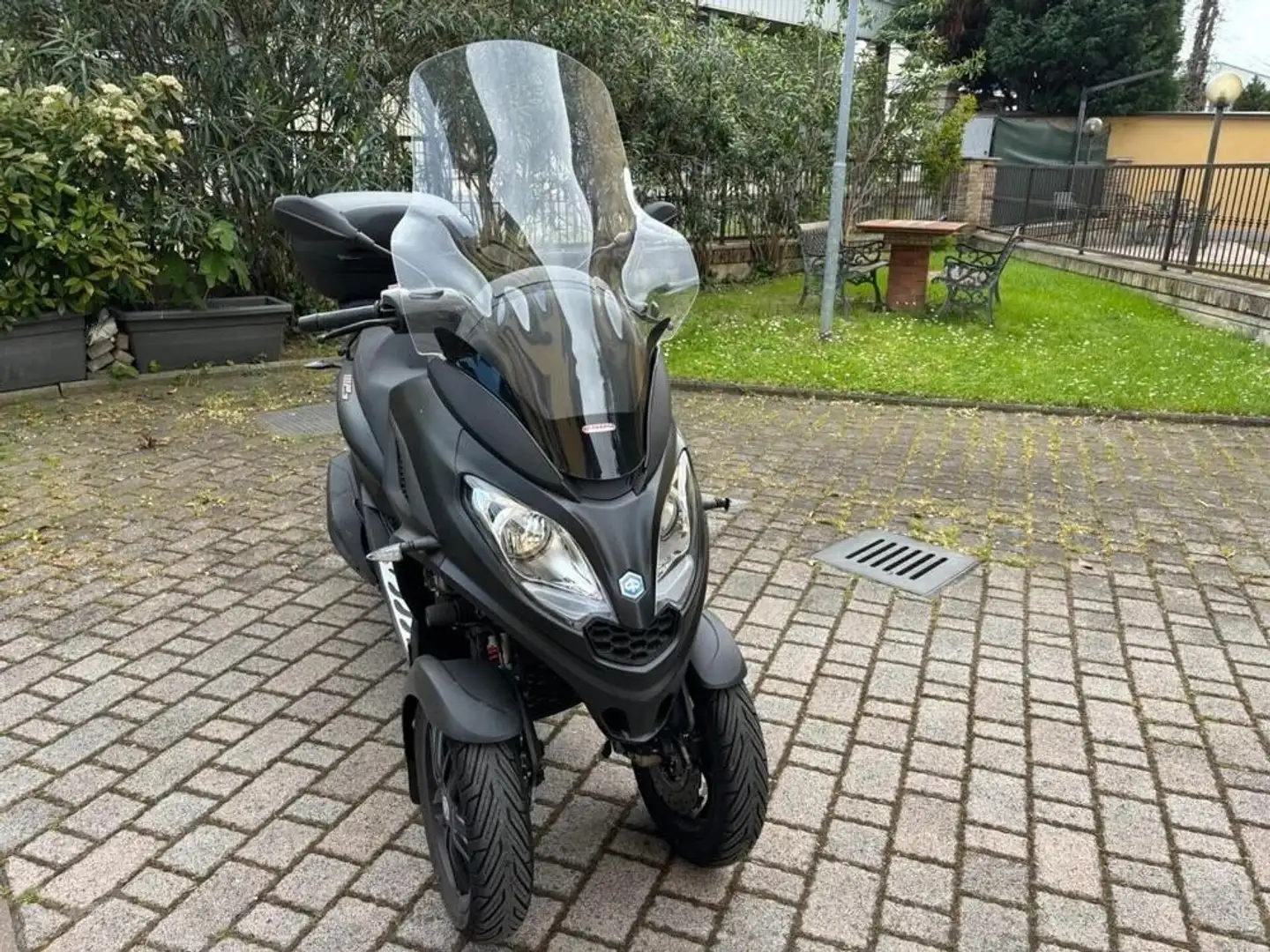 Piaggio MP3 300 Nero - 2
