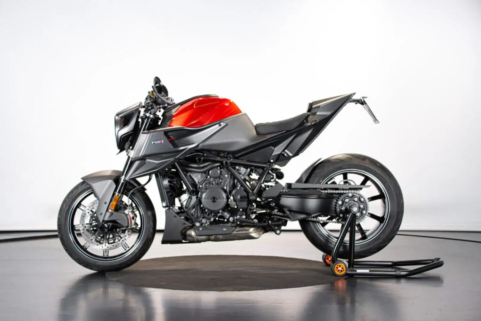 KTM BRABUS 1300 R MAGMA RED Grigio - 1