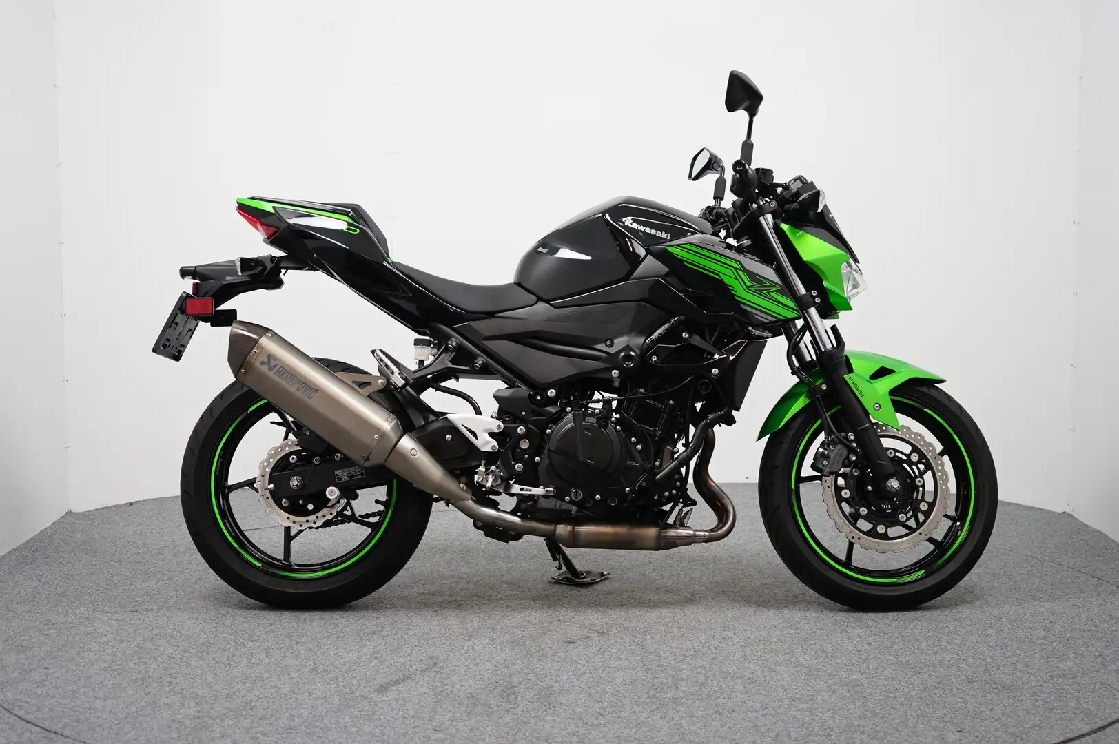 Kawasaki Z 400 ABS Verde - 1