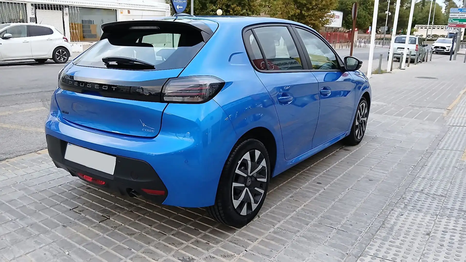 Peugeot 208 1.2 Puretech S&S Active Pack 100 - 2