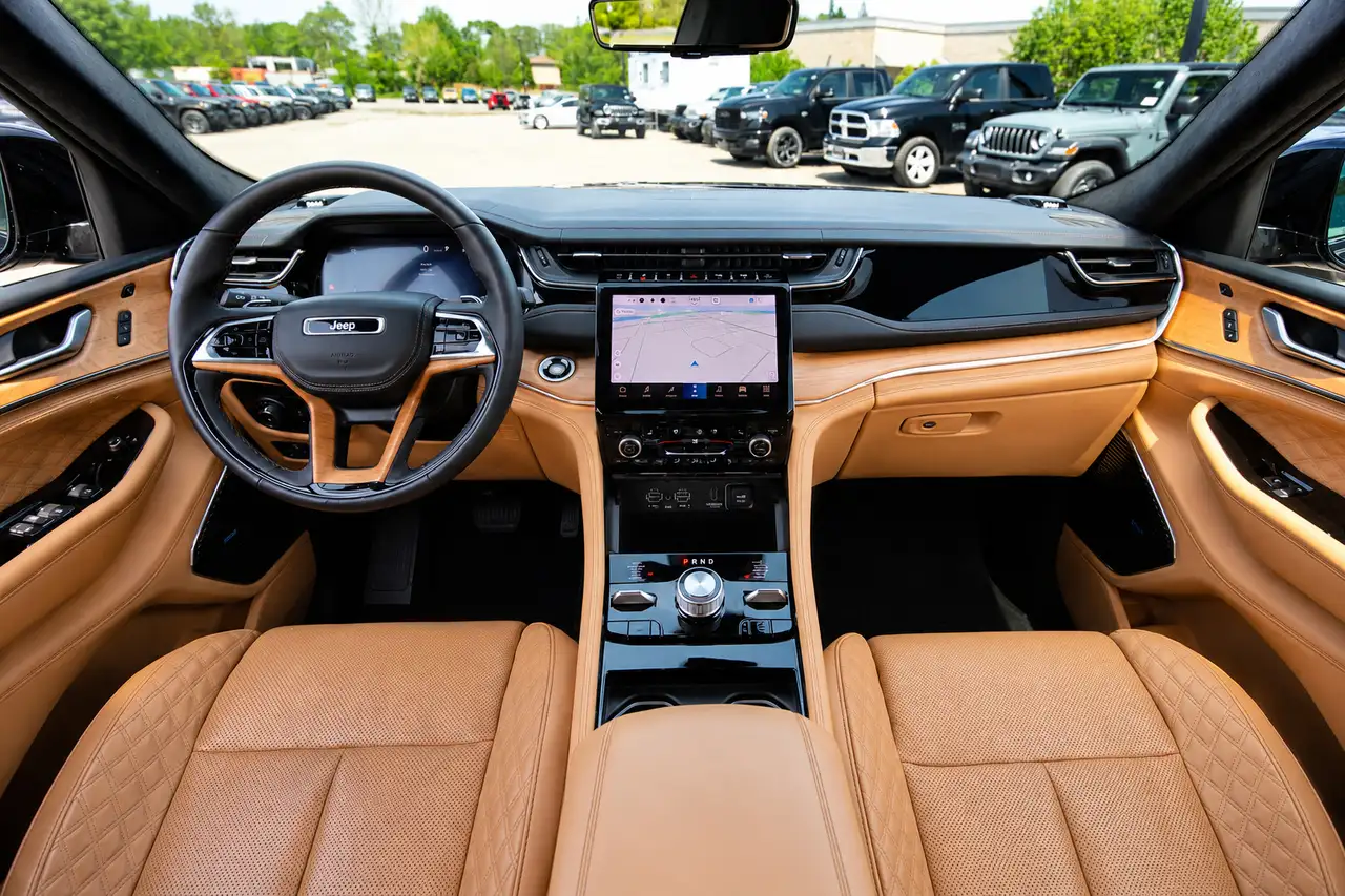 Jeep Grand Cherokee снимка Jeep Grand Cherokee