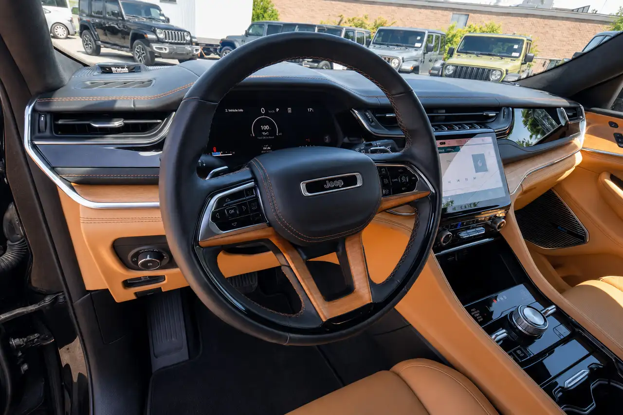 Jeep Grand Cherokee снимка Jeep Grand Cherokee