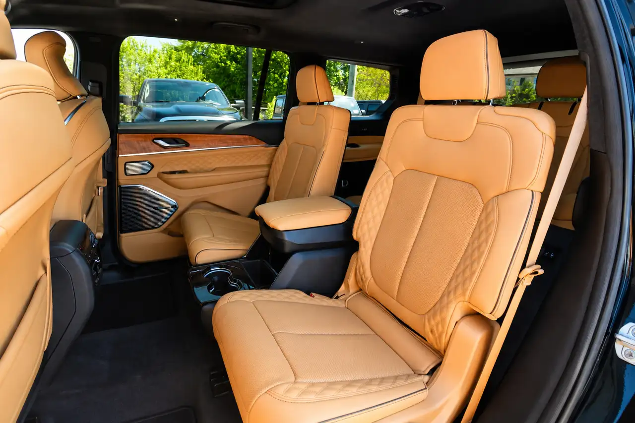 Jeep Grand Cherokee снимка Jeep Grand Cherokee