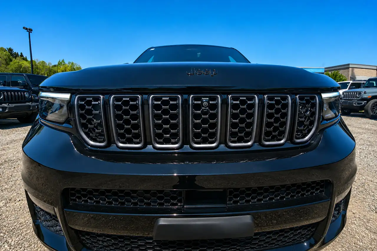 Jeep Grand Cherokee снимка Jeep Grand Cherokee