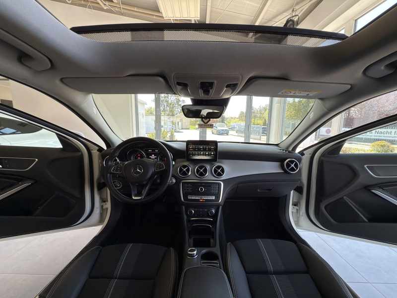 Mercedes-Benz GLA 200 Urban LED*PANO*SHZ*PDC — photo 8
