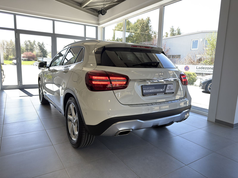 Mercedes-Benz GLA 200 Urban LED*PANO*SHZ*PDC — photo 4