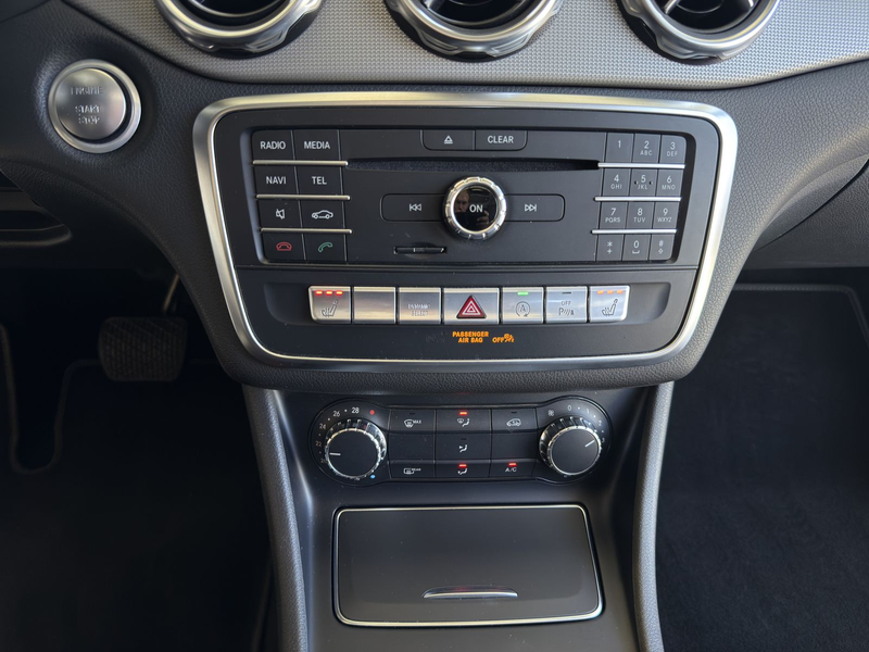Mercedes-Benz GLA 200 Urban LED*PANO*SHZ*PDC — photo 11