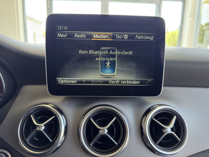 Mercedes-Benz GLA 200 Urban LED*PANO*SHZ*PDC — photo 15