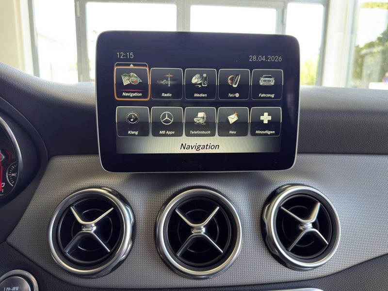 Mercedes-Benz GLA 200 Urban LED*PANO*SHZ*PDC — photo 13