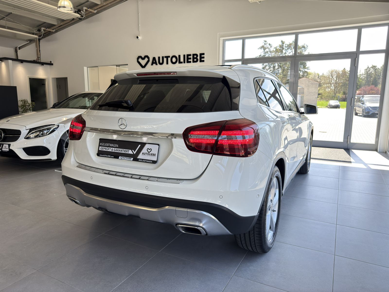 Mercedes-Benz GLA 200 Urban LED*PANO*SHZ*PDC — photo 3