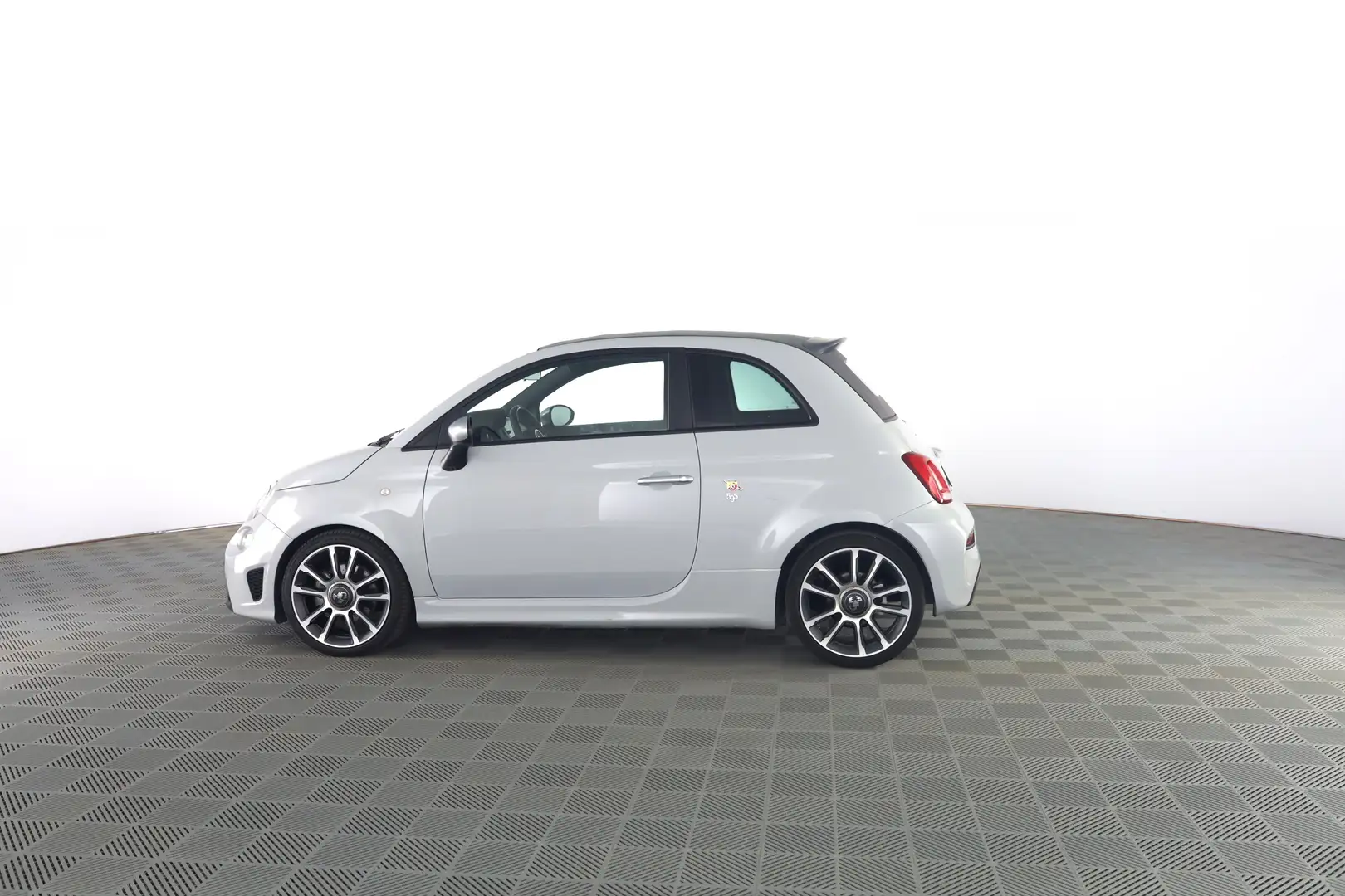 Abarth 595C 1.4 Turbo T-Jet 165 CV Turismo Grau - 2