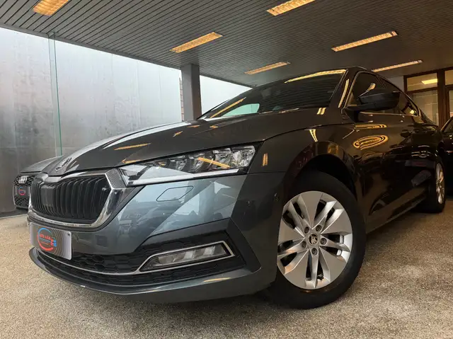 Skoda Octavia Octavia 1.0TFS*CAMERA*CARPLAY*FULL SERVICE SKODA