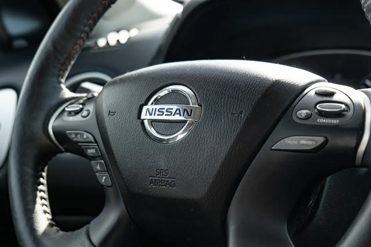 Nissan Pathfinder photo Nissan Pathfinder