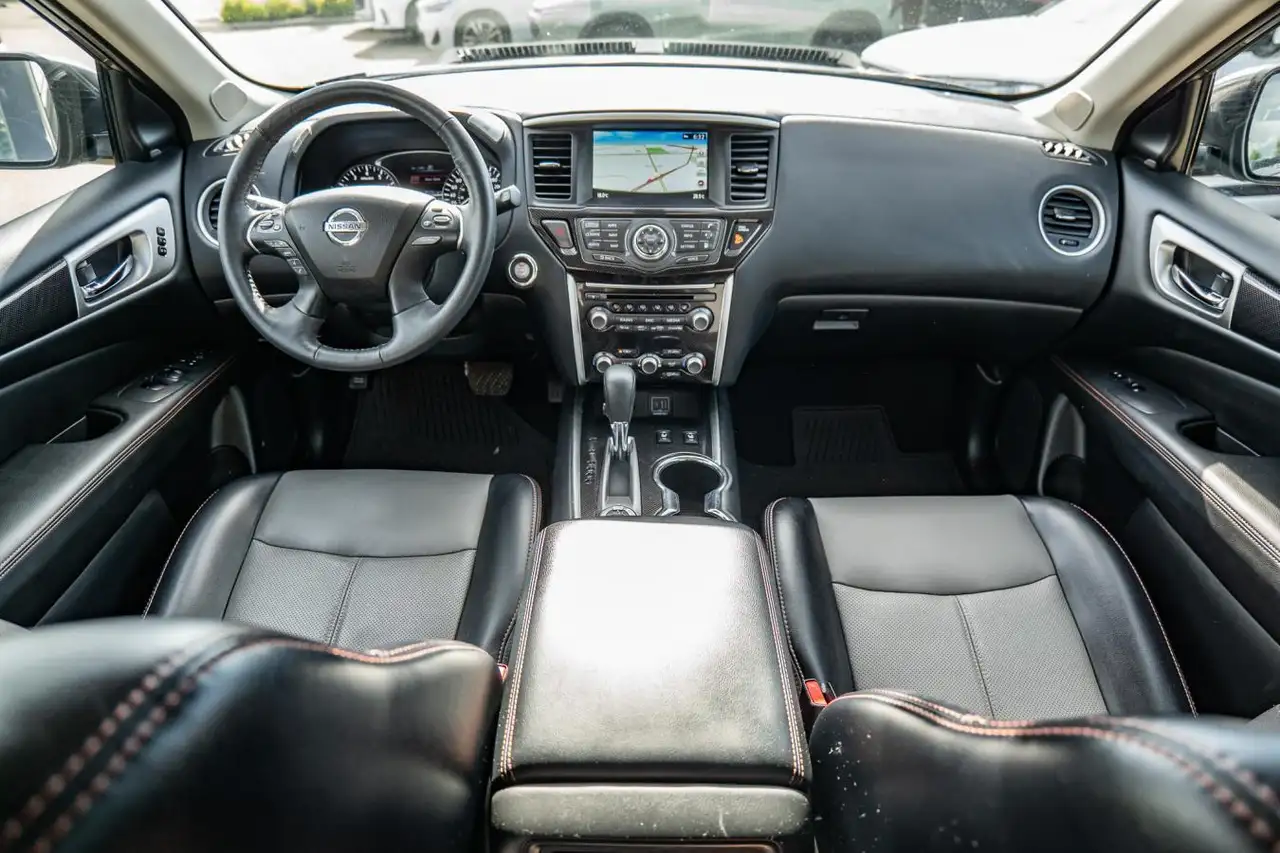 Nissan Pathfinder photo Nissan Pathfinder