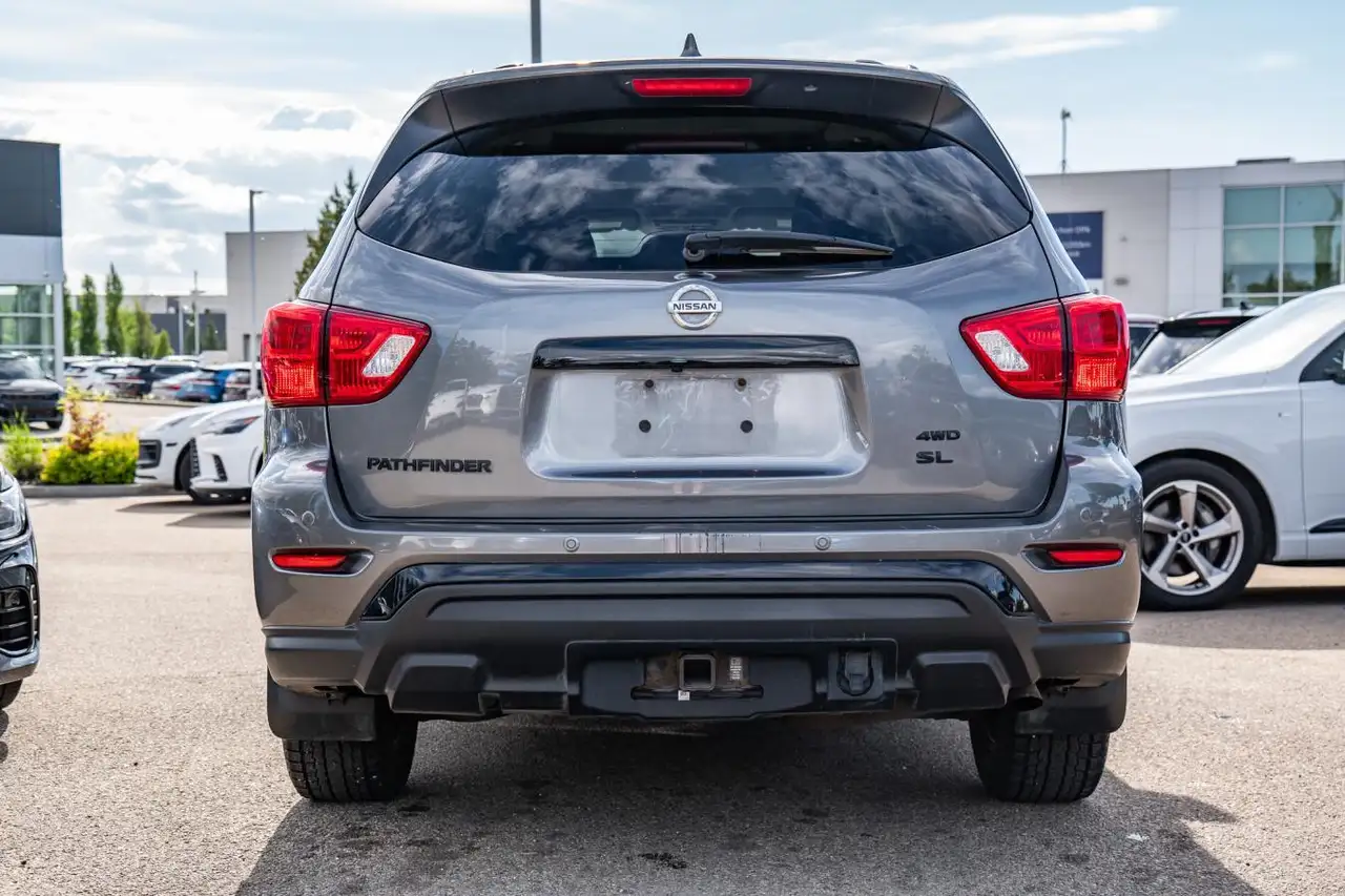 Nissan Pathfinder photo Nissan Pathfinder