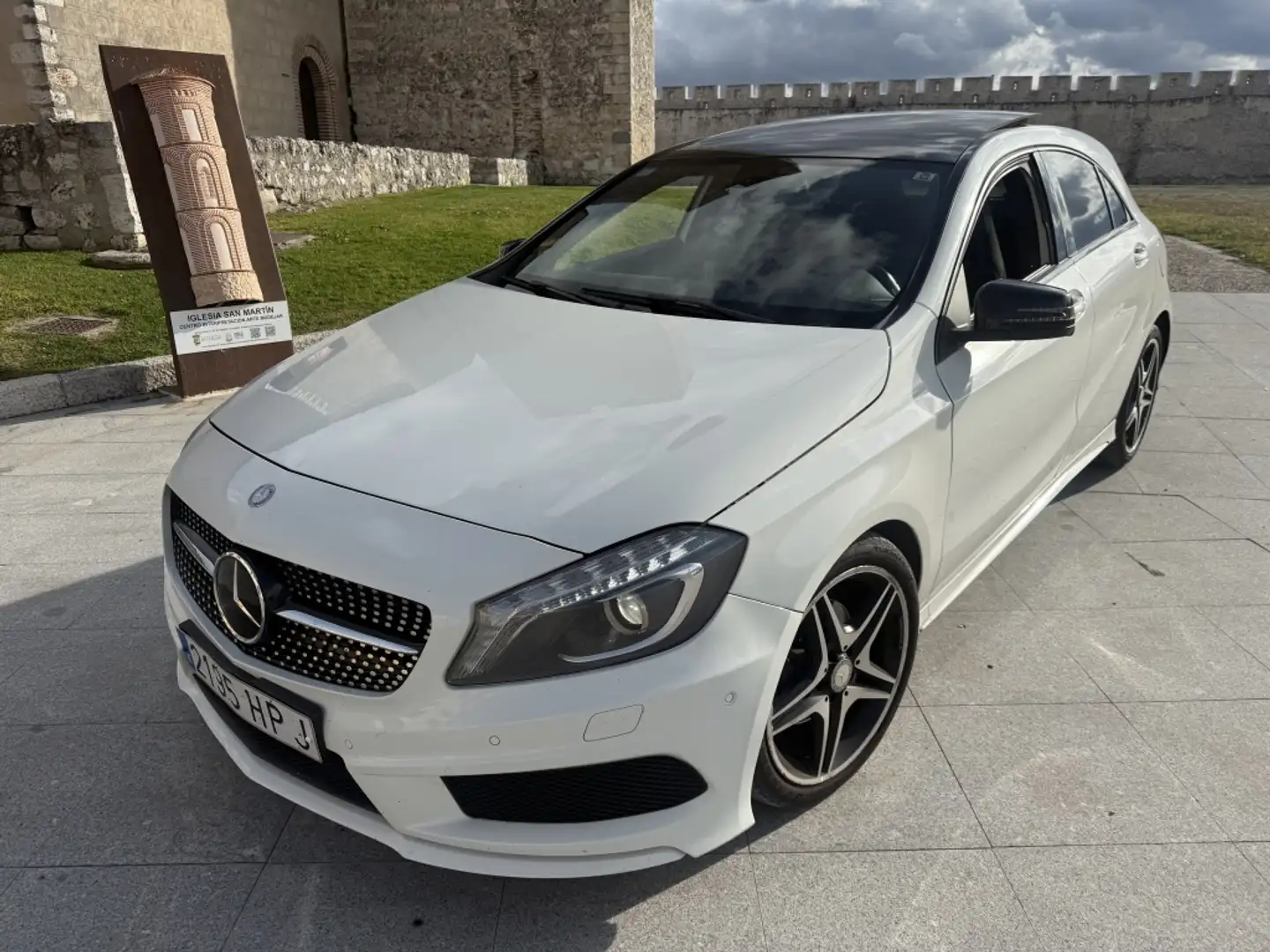Mercedes-Benz A 200 200CDI BE AMG Line Blanc - 1