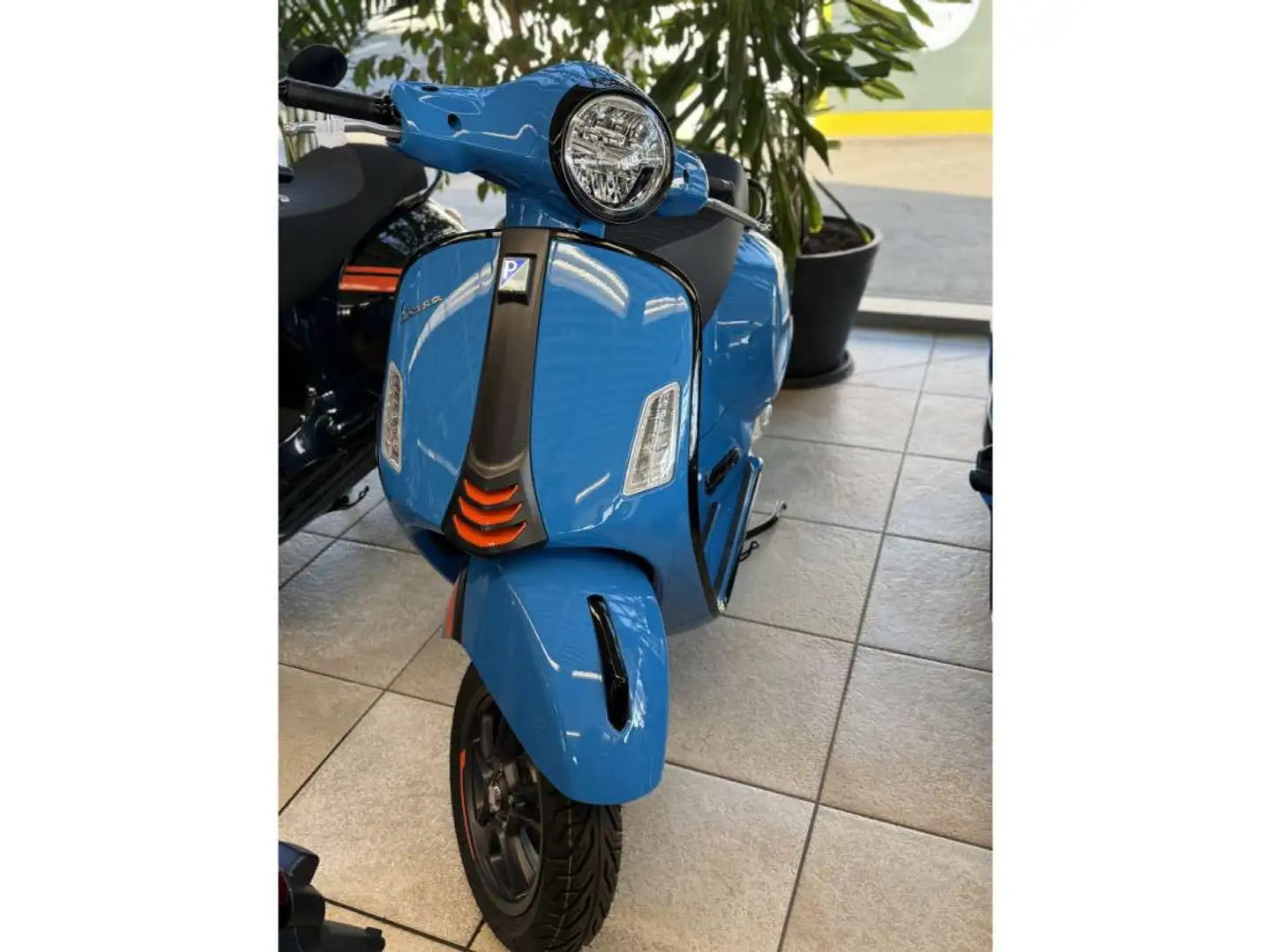 Vespa GTS 310 Super Sport EU5+ Czarny - 1