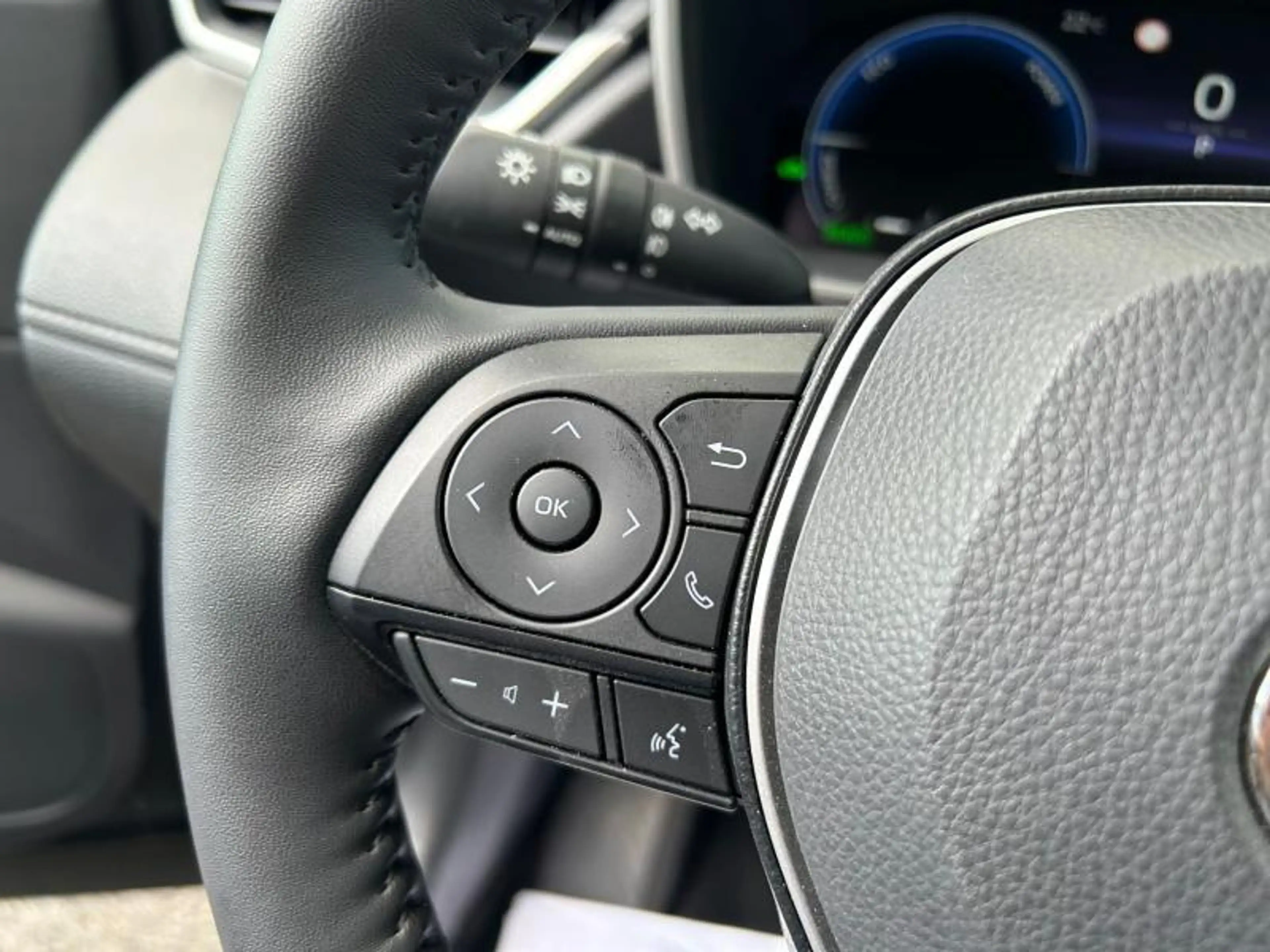 Toyota Corolla Cross 2.0HYB PREMIUM — photo 14