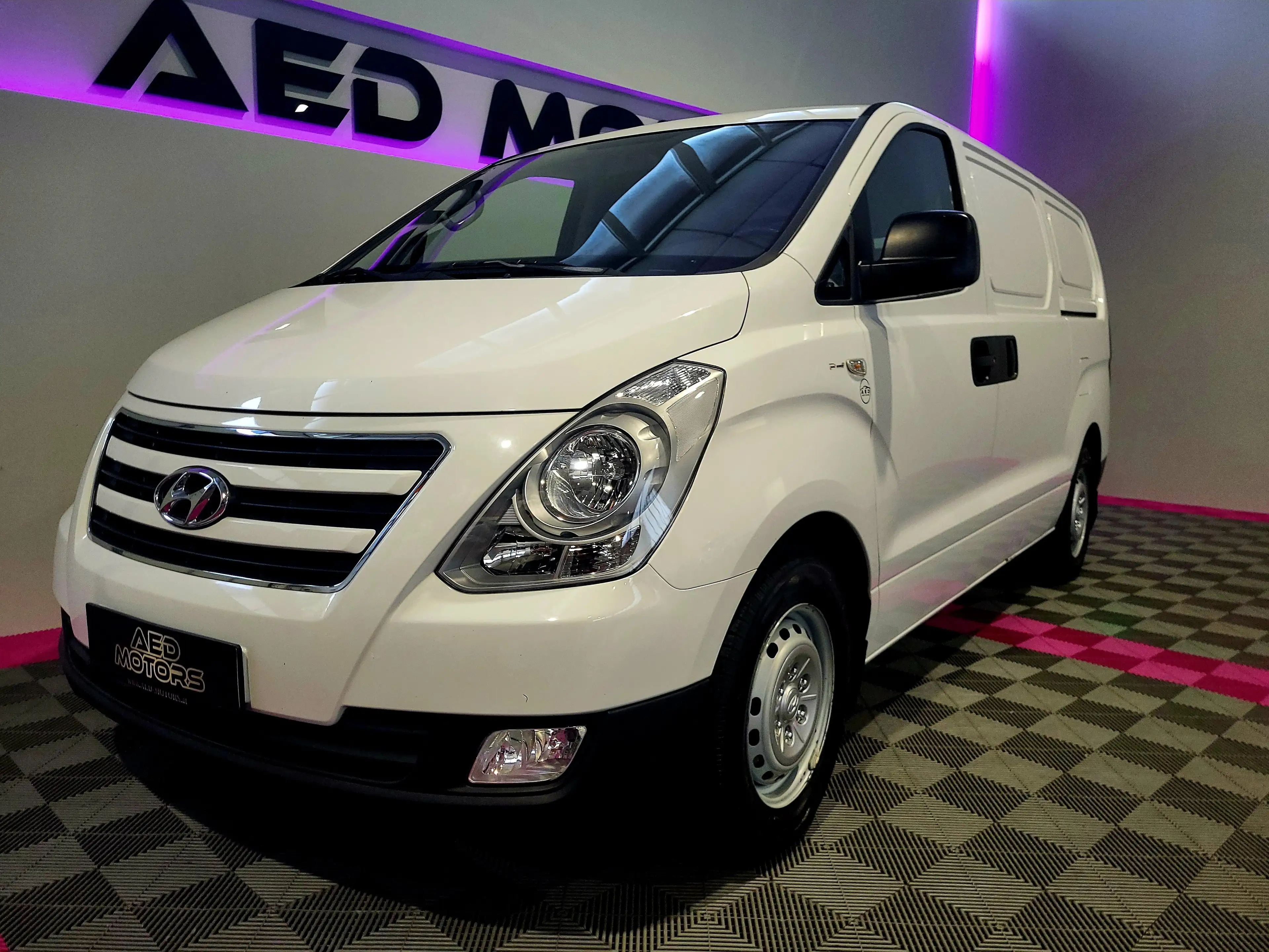 Hyundai H-1 Kasten (Flügeltüren h.)