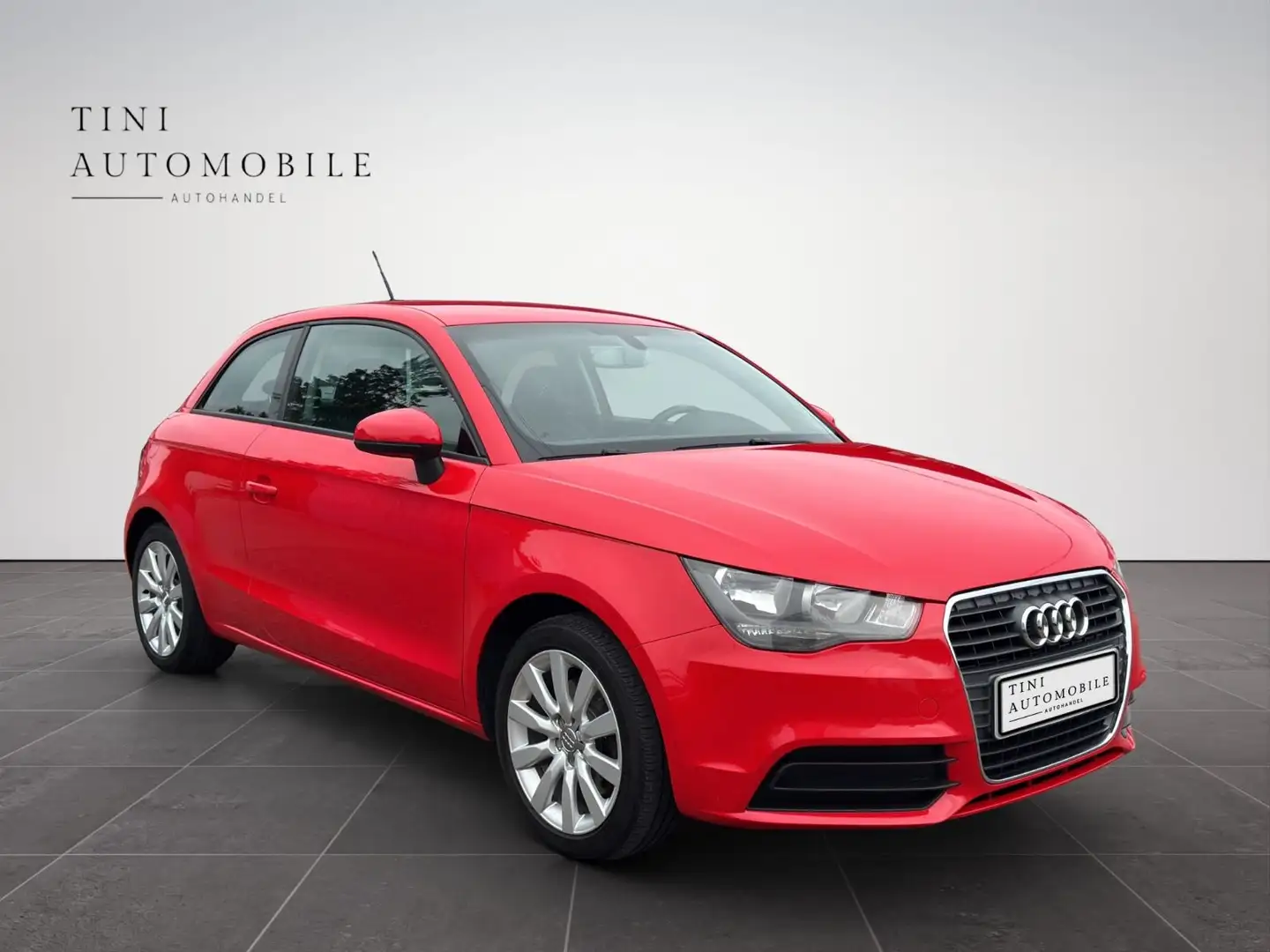 Audi A1 attraction*1,4 Ltr.*TÜV* Rot - 2