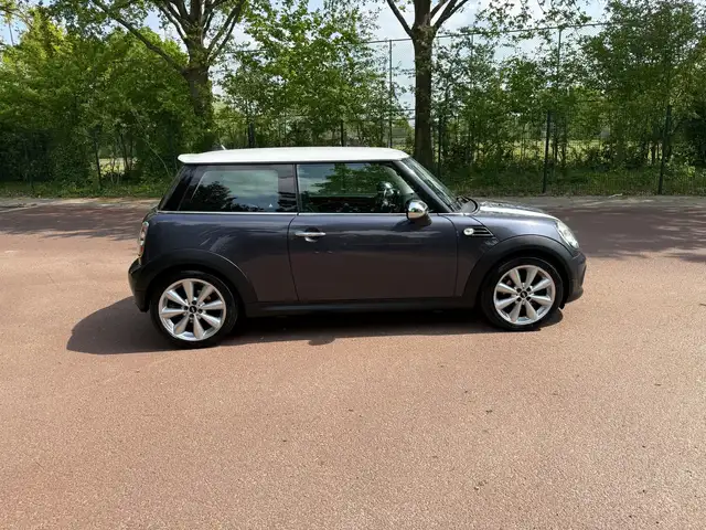 Mini Hatch view 7