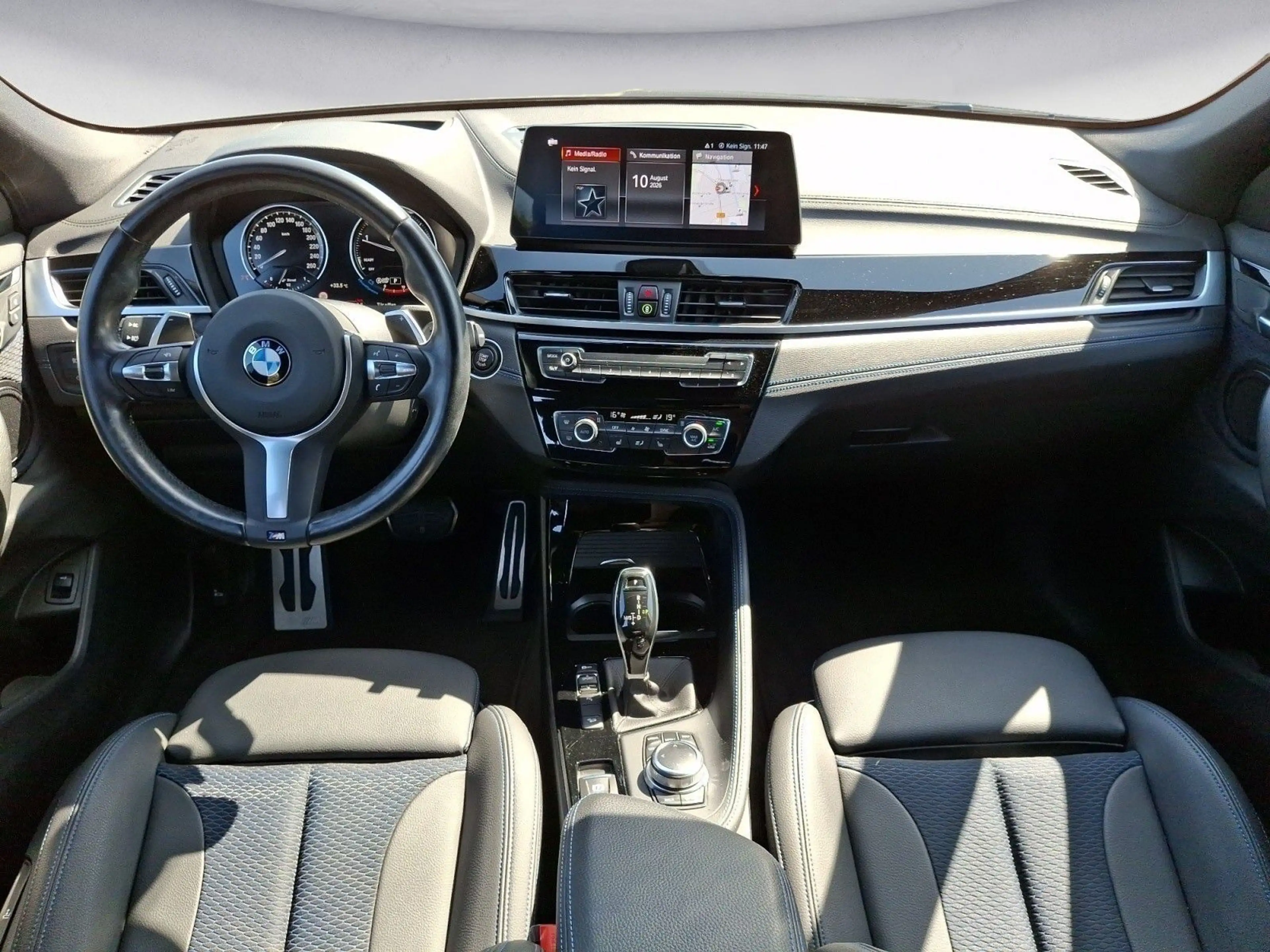 BMW X2 xDrive20d M SPORT Navi Plus Head-Up Driving A — photo 12