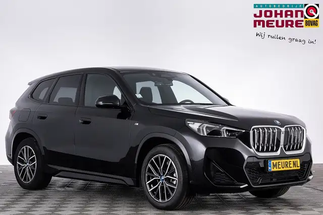 BMW iX1 xDrive30 67 kWh M-Sport | Half LEDER | harman/kard