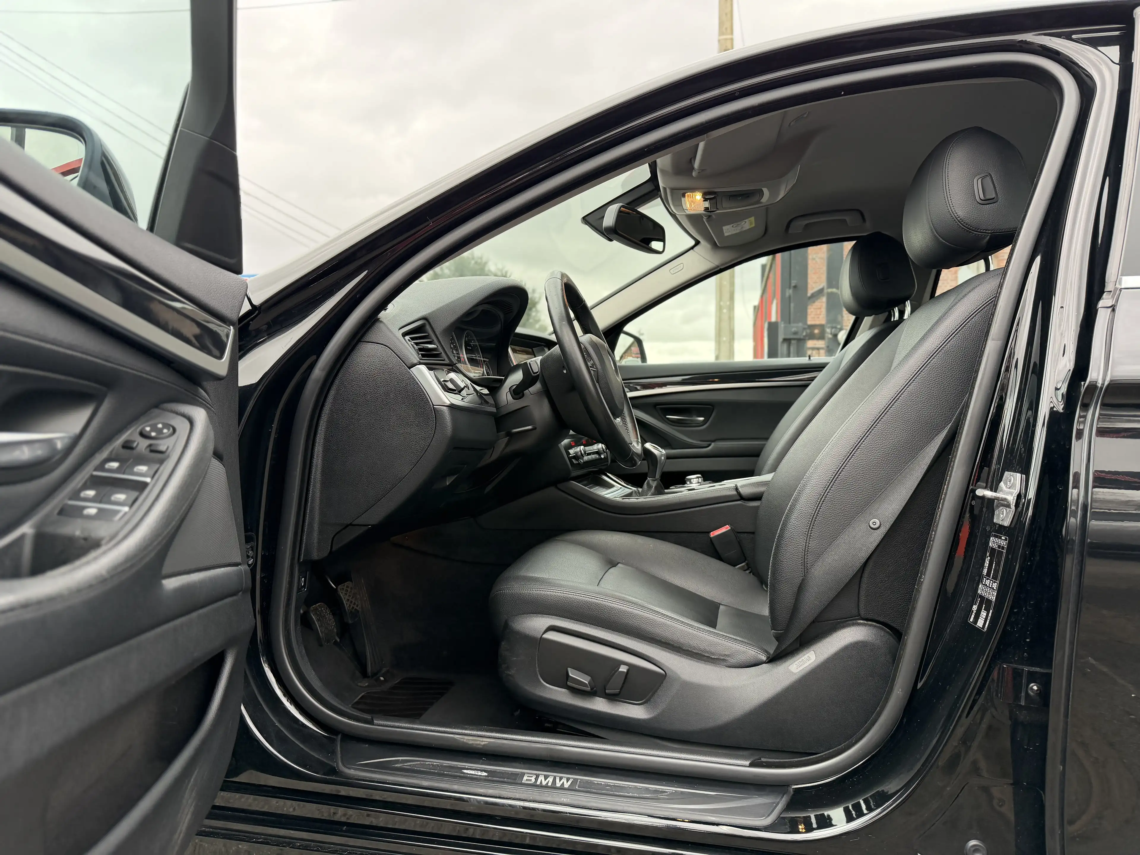 BMW 518 d Face Lift Navi Xénon Cuir Start&Stop Euro 6b — photo 7