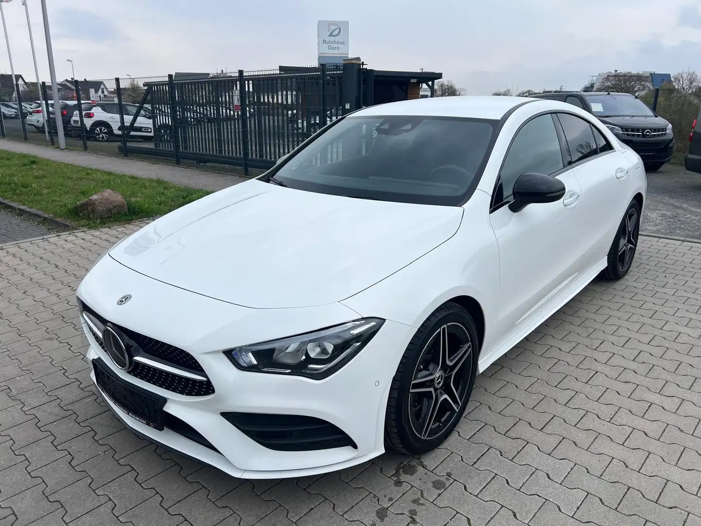 Mercedes-Benz CLA 220 AMG Line Aut. Navi+Led+Leder+Kamera+Shz Weiß - 2