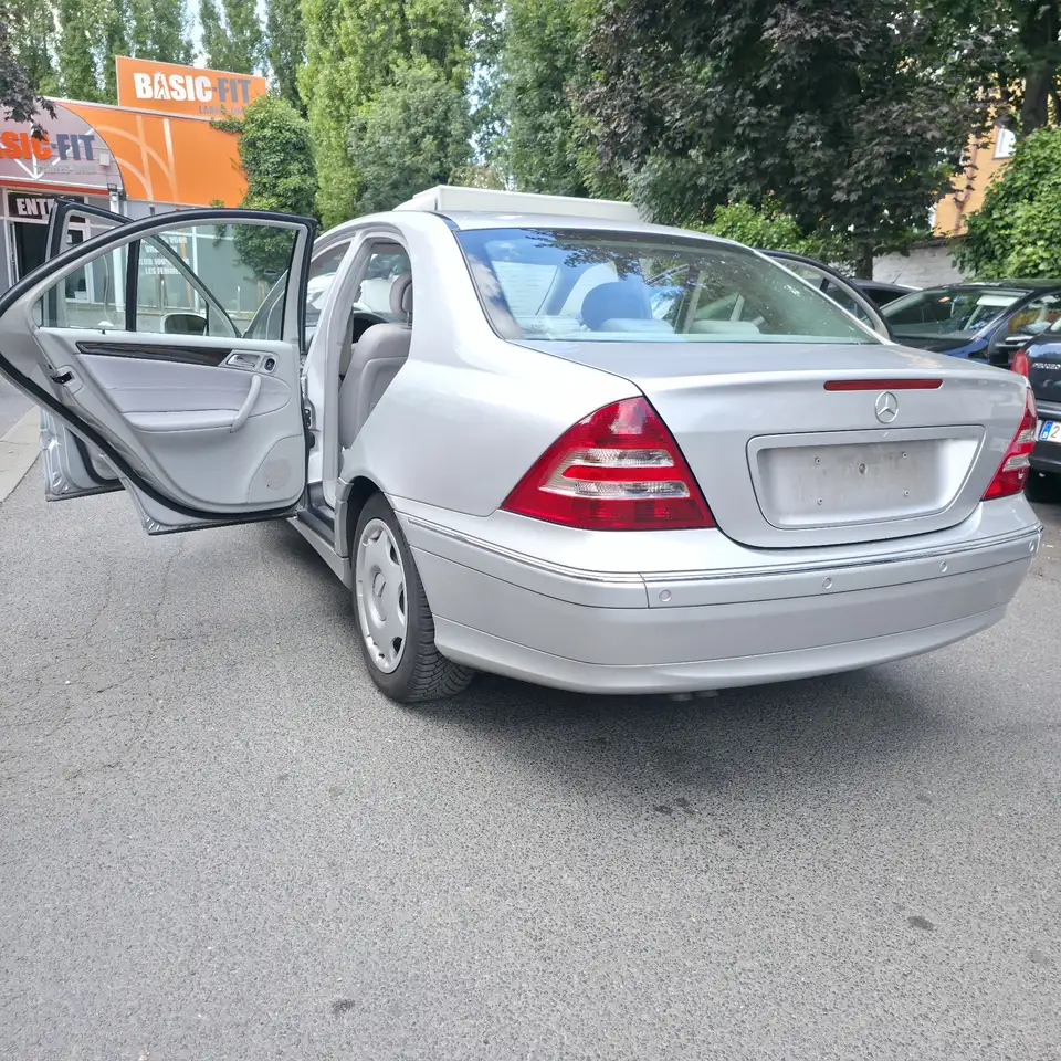 Mercedes-Benz C 240 Elegance, foto 3