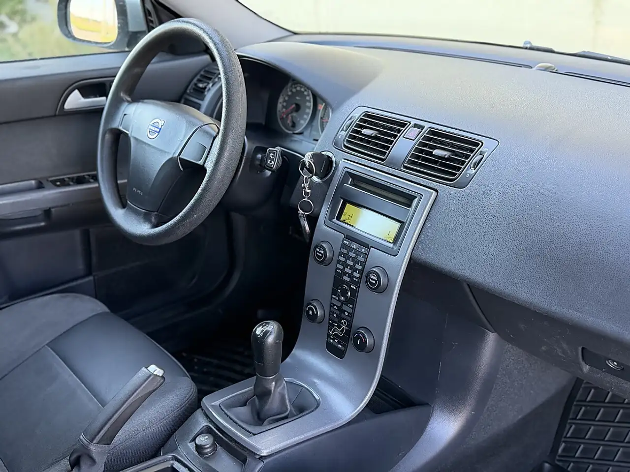 VOLVO V50 - 1.8 125ch - VOLANT EN CUIR