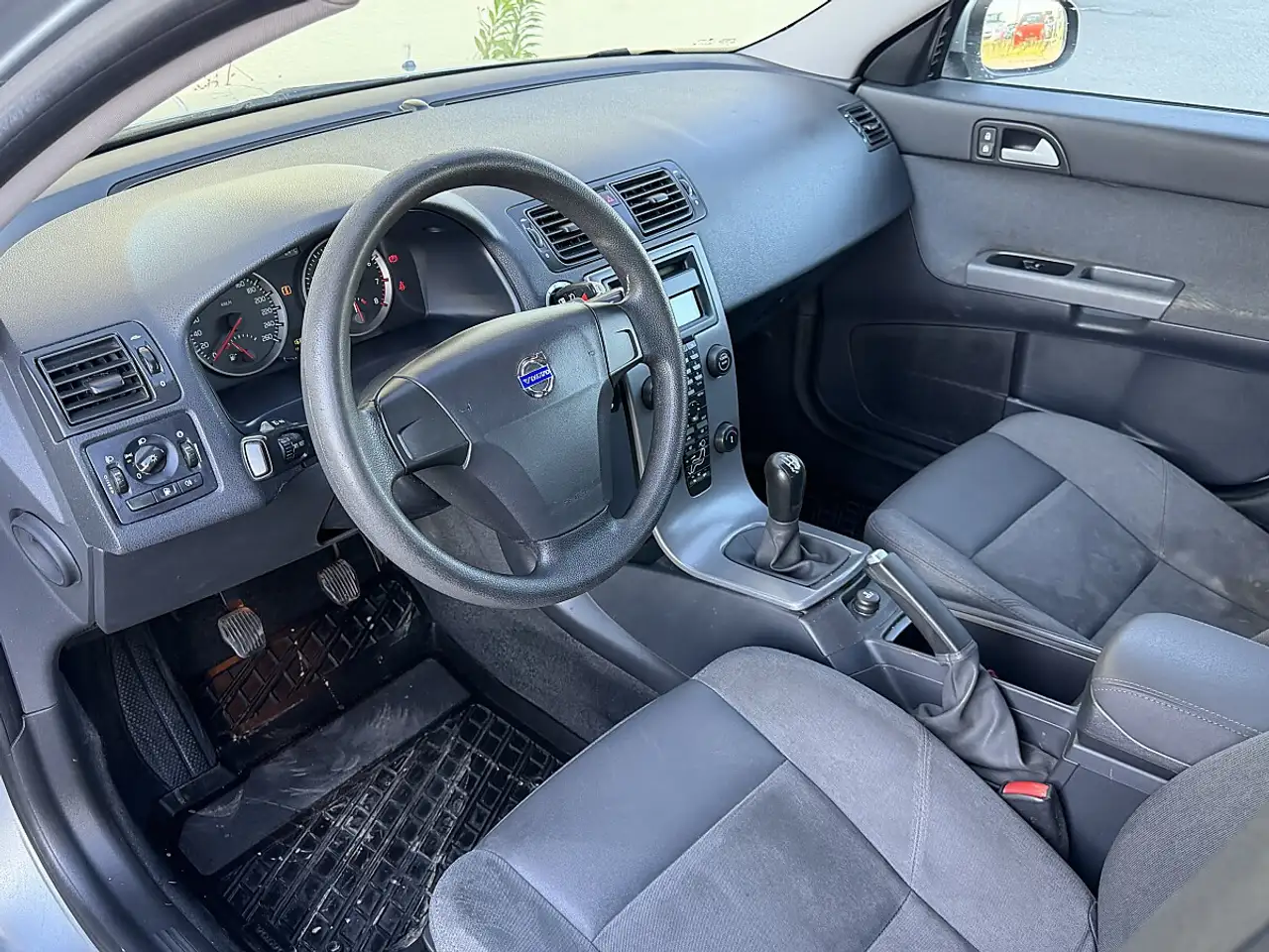 VOLVO V50 - 1.8 125ch - VOLANT EN CUIR