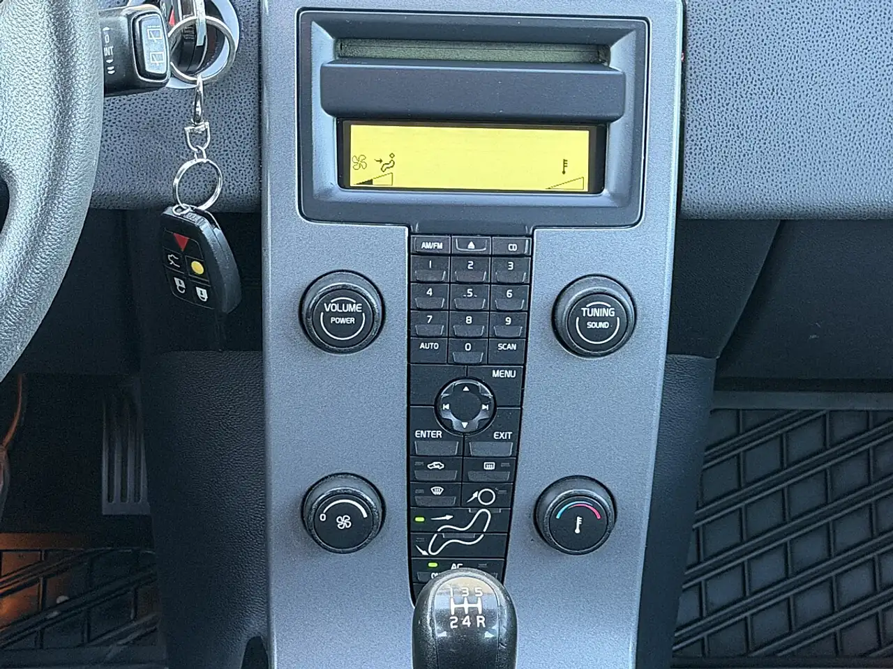 VOLVO V50 - 1.8 125ch - VOLANT EN CUIR