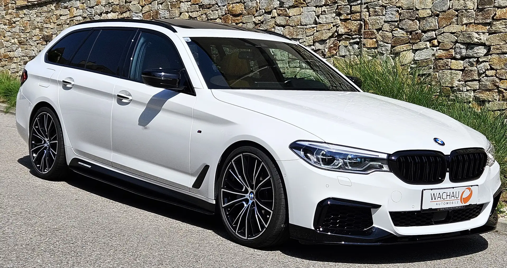 BMW 550 d xDrive*PANO*B&W*Massage*TV*NP: 138.000** Blanc - 1