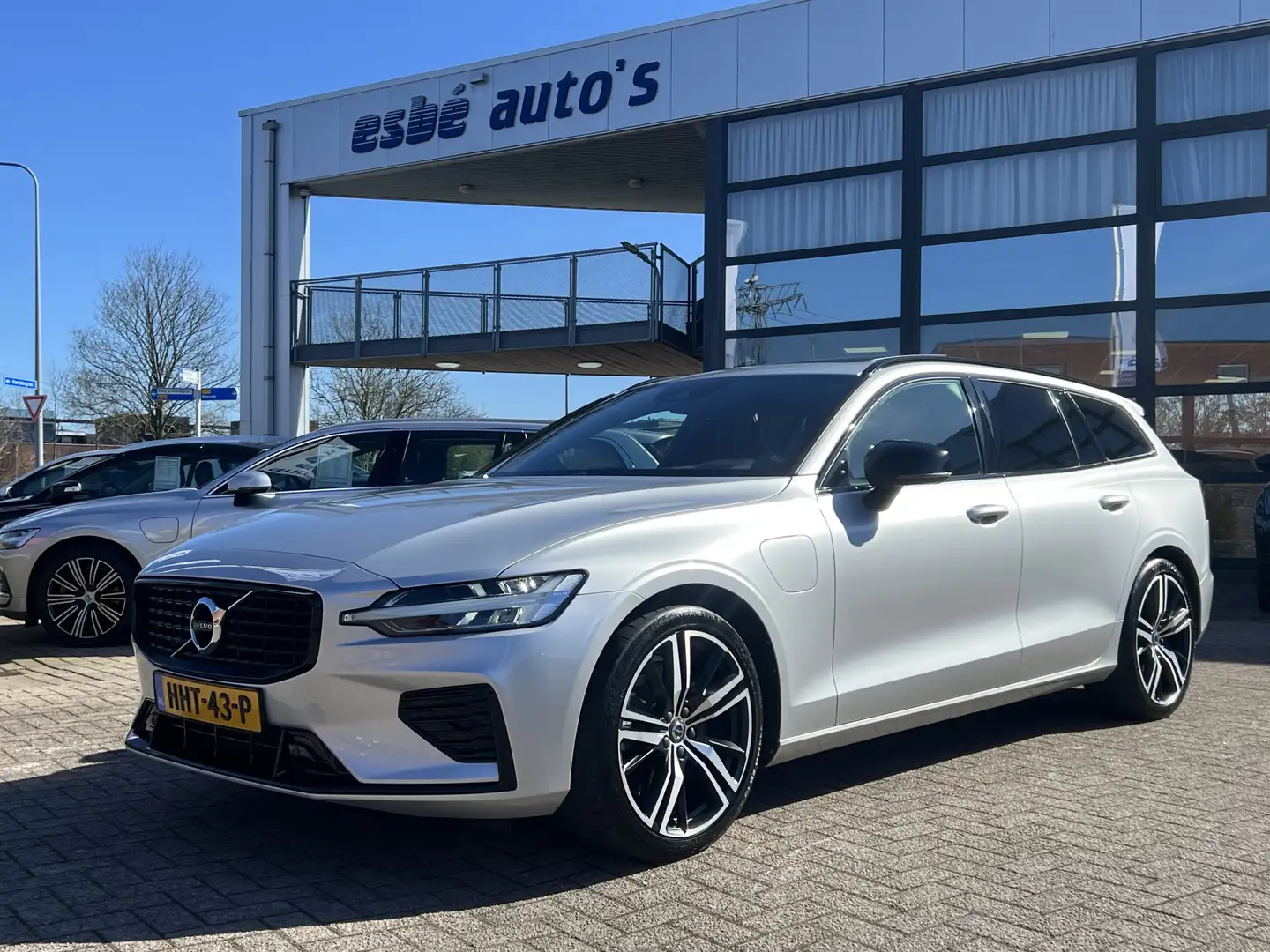 Volvo V60 2.0 T6 Recharge 340 pk AWD R-Design Trekhaak Panod Gris - 1