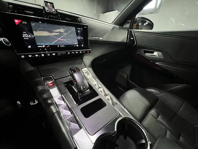 DS Automobiles DS 7 Crossback view 15