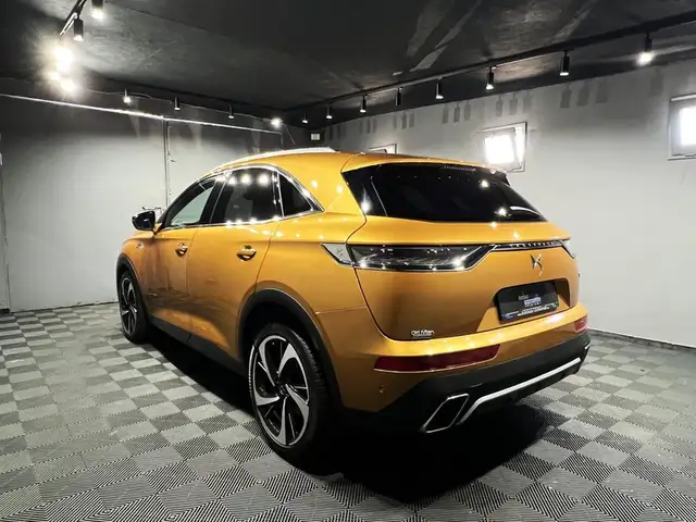 DS Automobiles DS 7 Crossback view 3