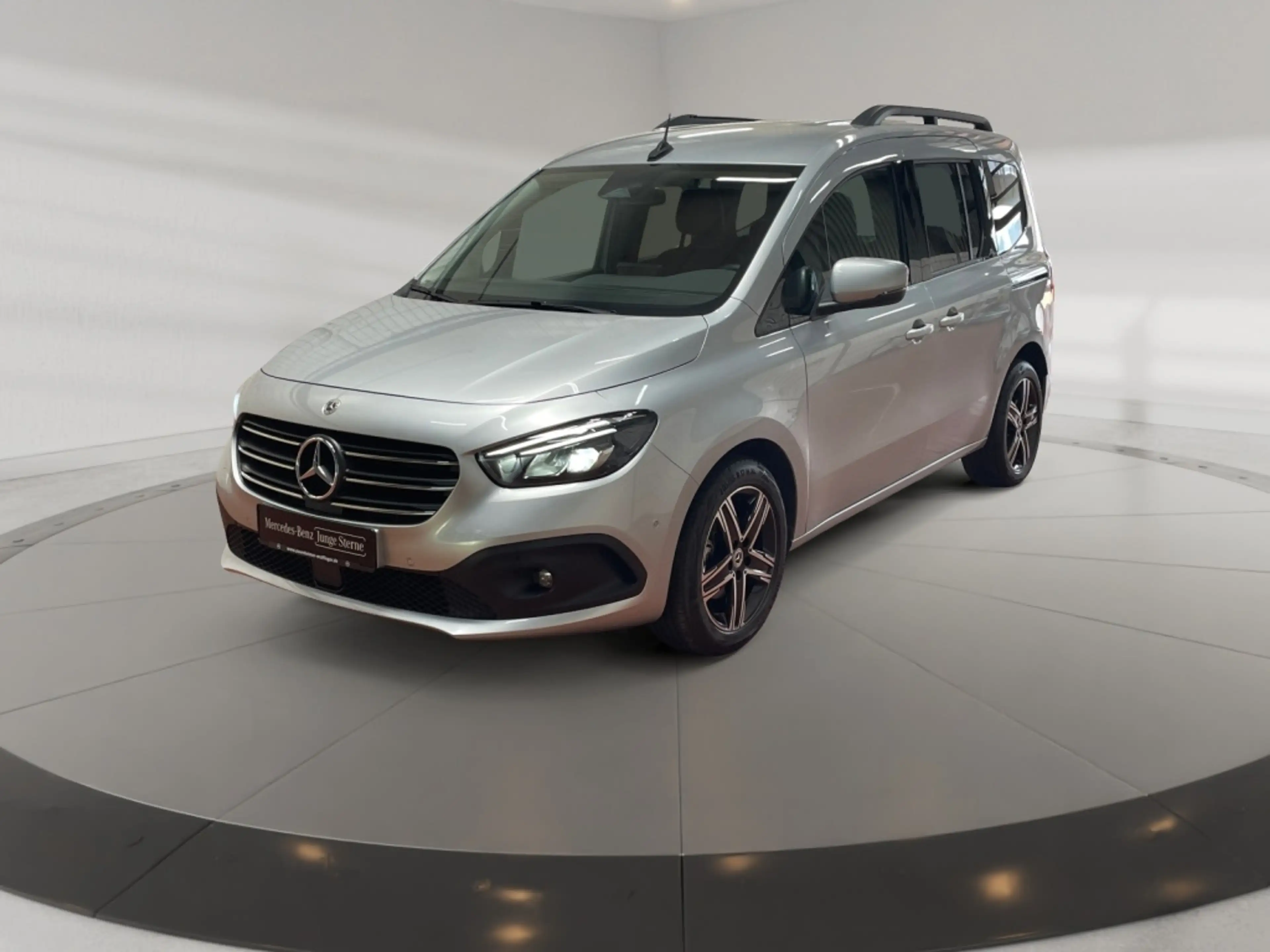 Mercedes-Benz T-Class T 180 d Progressive MBUX+Progressive+AHK+Cam+LED — photo 2