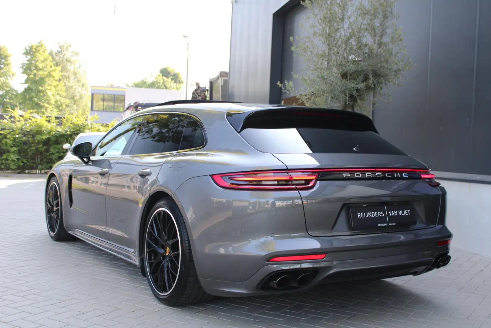Porsche Panamera Sport Turismo 4 E-Hybrid 2.9-V6 | Sport Design | P Gris - 2