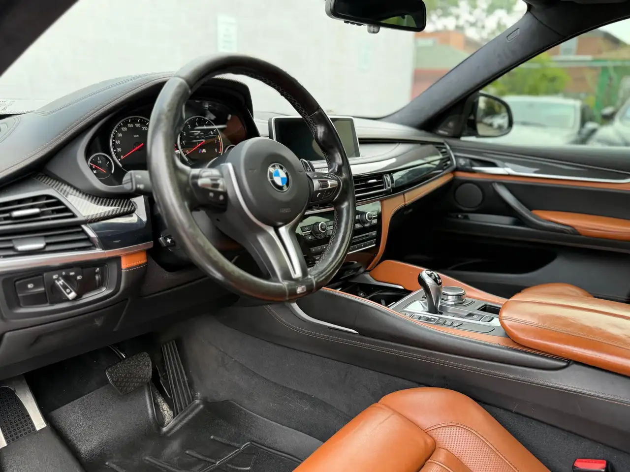 BMW X6 M снимка BMW X6 M