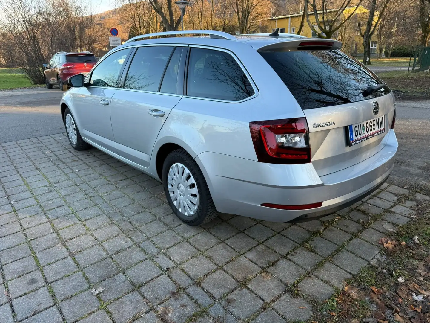 Skoda Octavia Combi 2,0 TDI Style DSG - 2