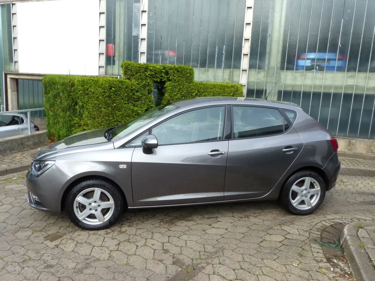 SEAT Ibiza Style Automatik/Xenon/PDC/Klimaautom Grau - 1