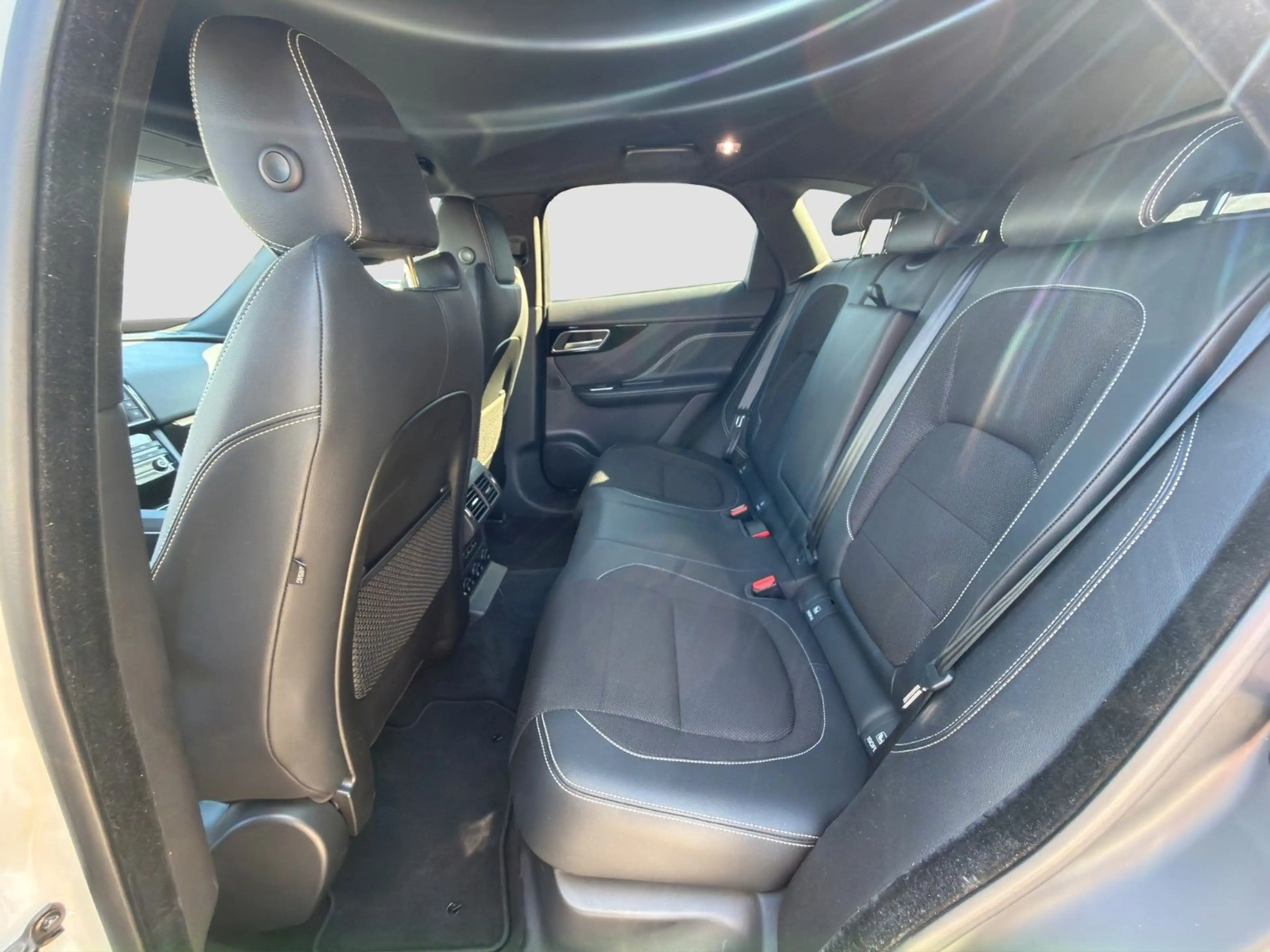 Jaguar F-Pace R-Sport*AWD*AHK*Xenon*SHZ*Steuerkette NEU — photo 15