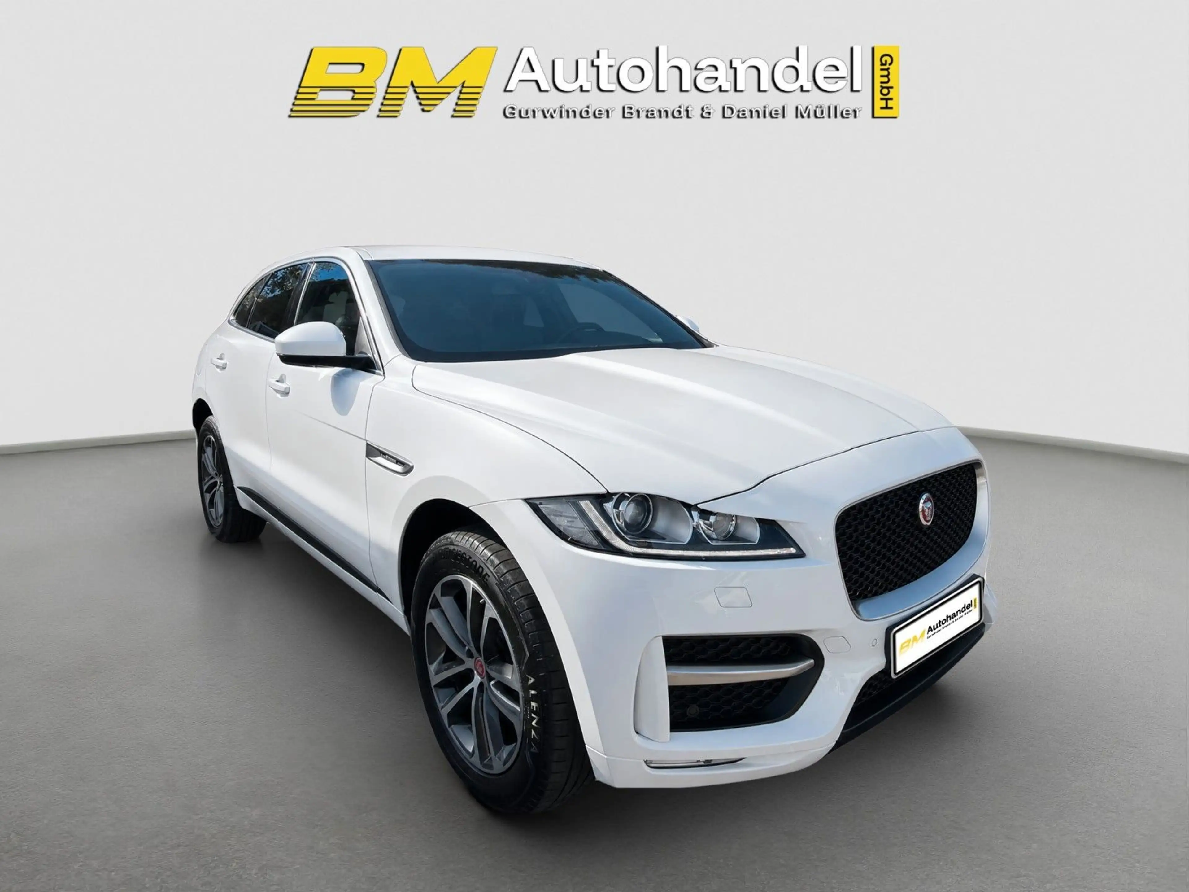 Jaguar F-Pace R-Sport*AWD*AHK*Xenon*SHZ*Steuerkette NEU — photo 4
