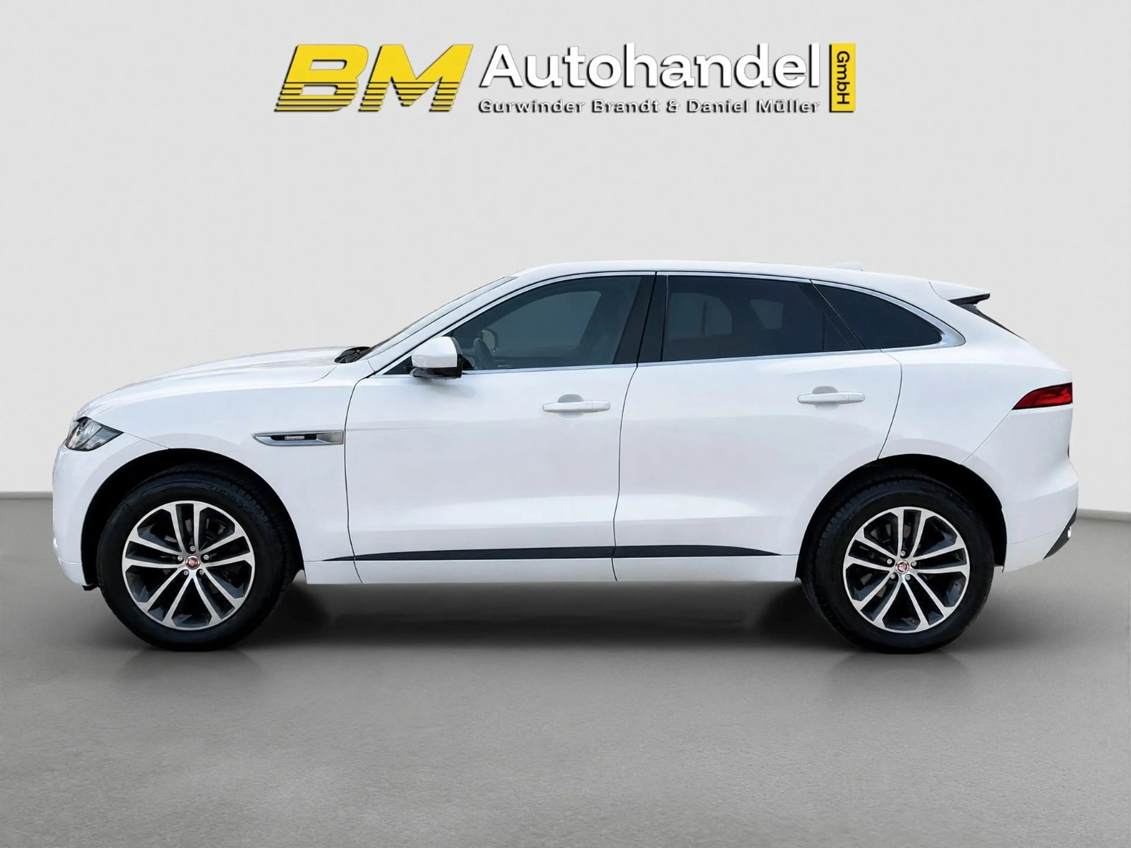 Jaguar F-Pace R-Sport*AWD*AHK*Xenon*SHZ*Steuerkette NEU — photo 10