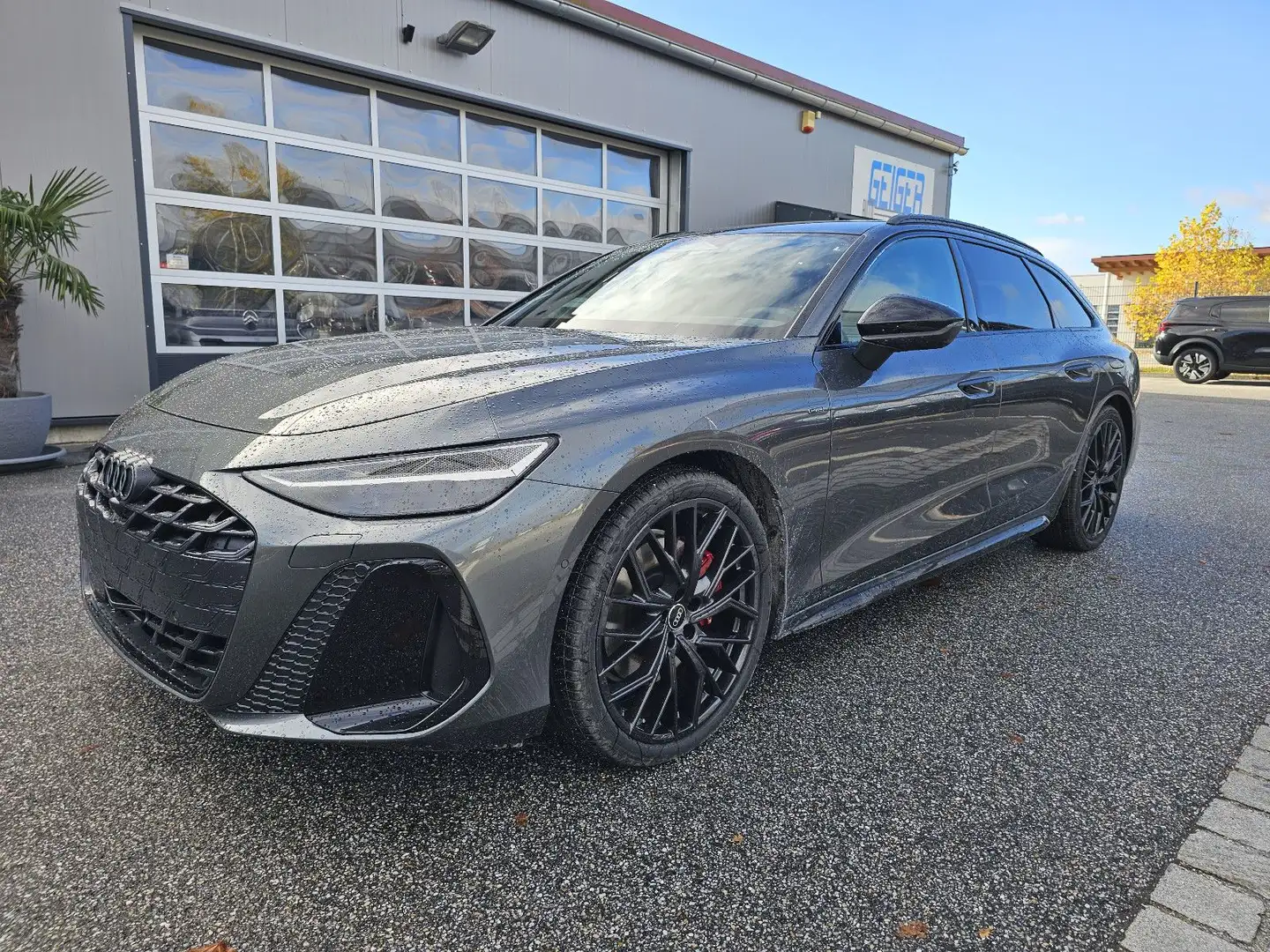 Audi A6 Avant e-hybrid quattro edition one *FULL* Schwarz - 1