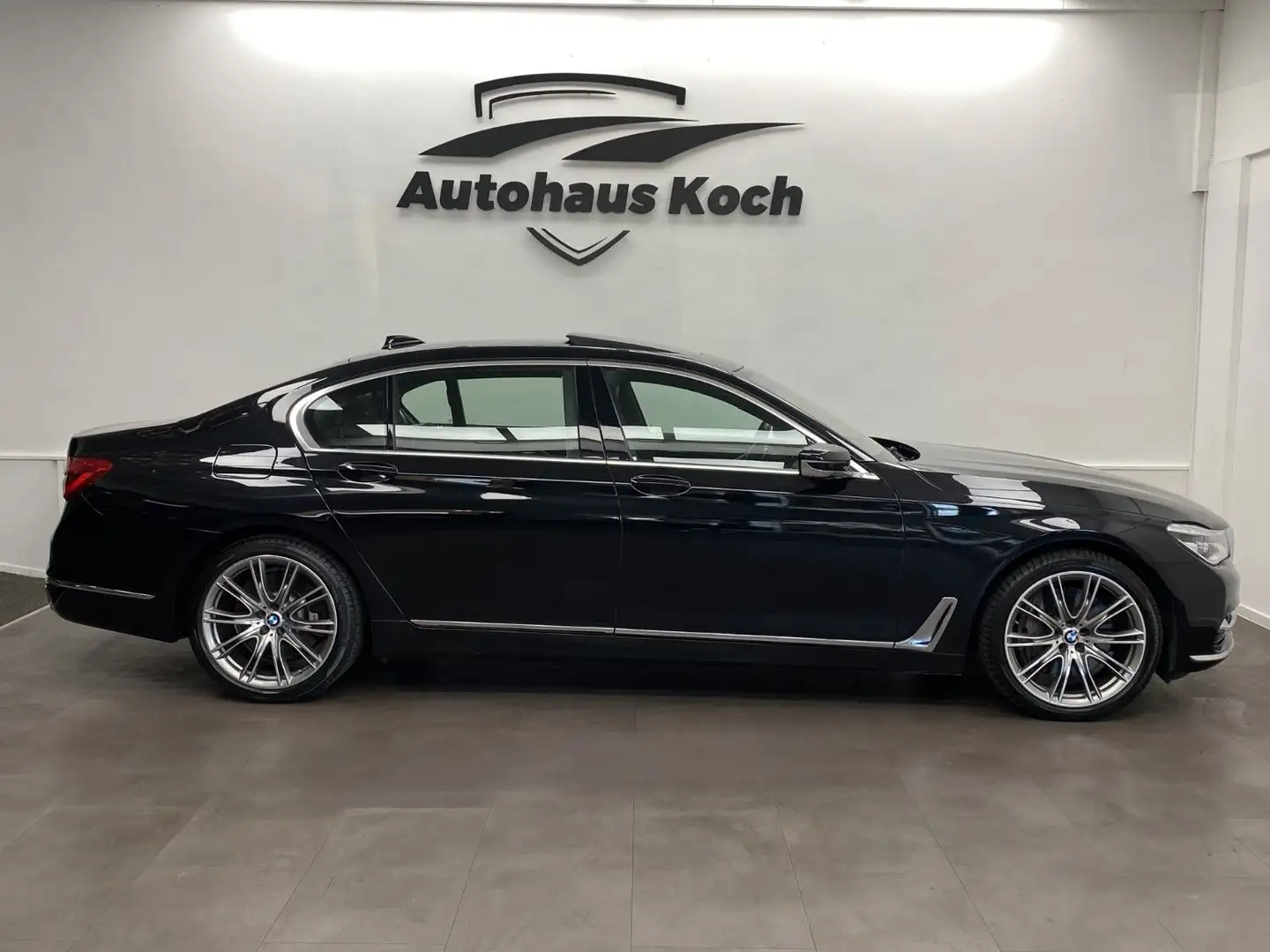 BMW 750 Li LANG xDRIVE #Individual #PureExcellence Чорний - 2